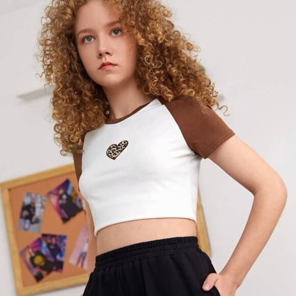 Teen's Crop Top with Leopard Print Heart - Picture 2 of 7